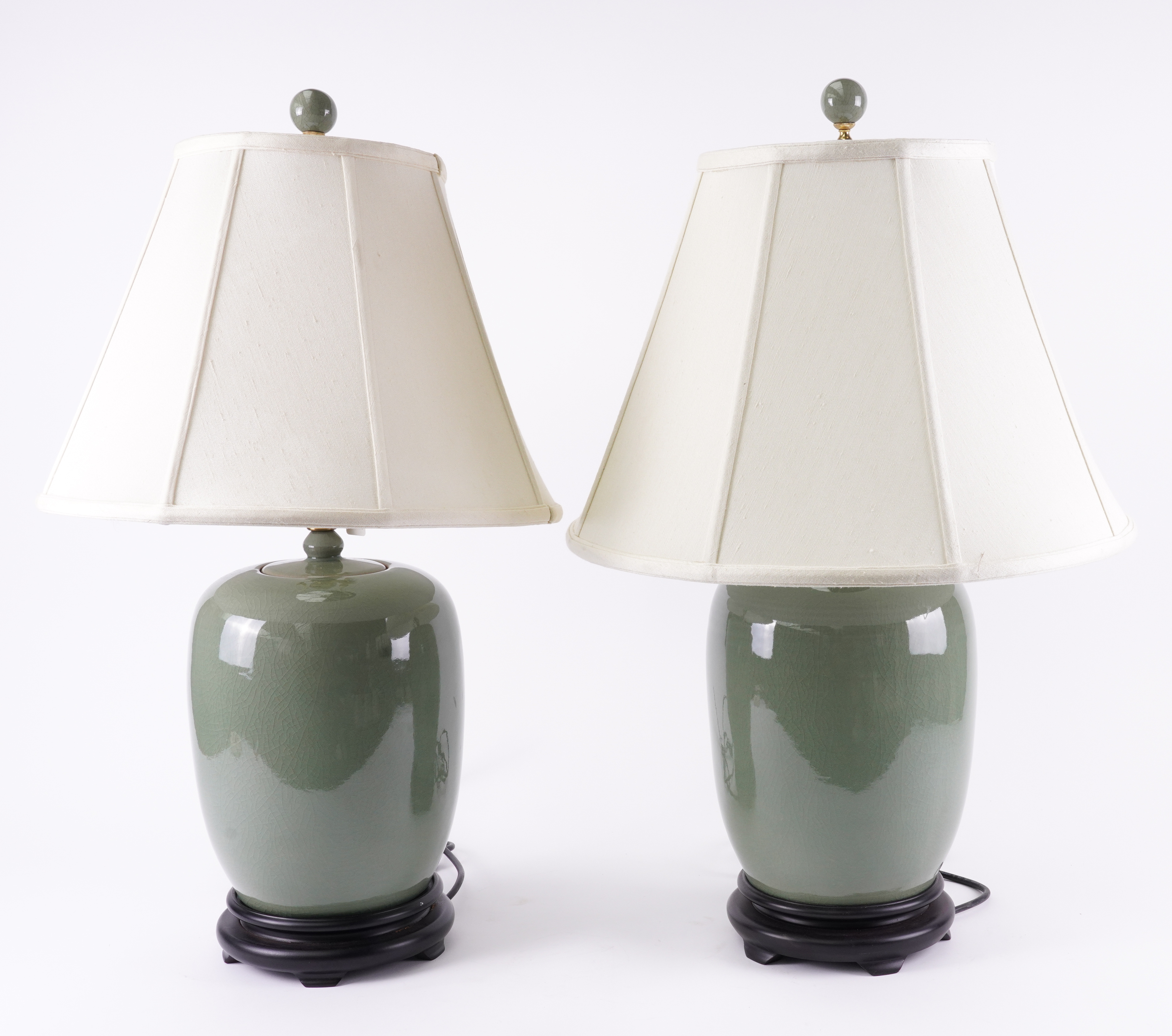 A PAIR OF GREEN CRACKLE GLAZED TABLE LAMPS (2)