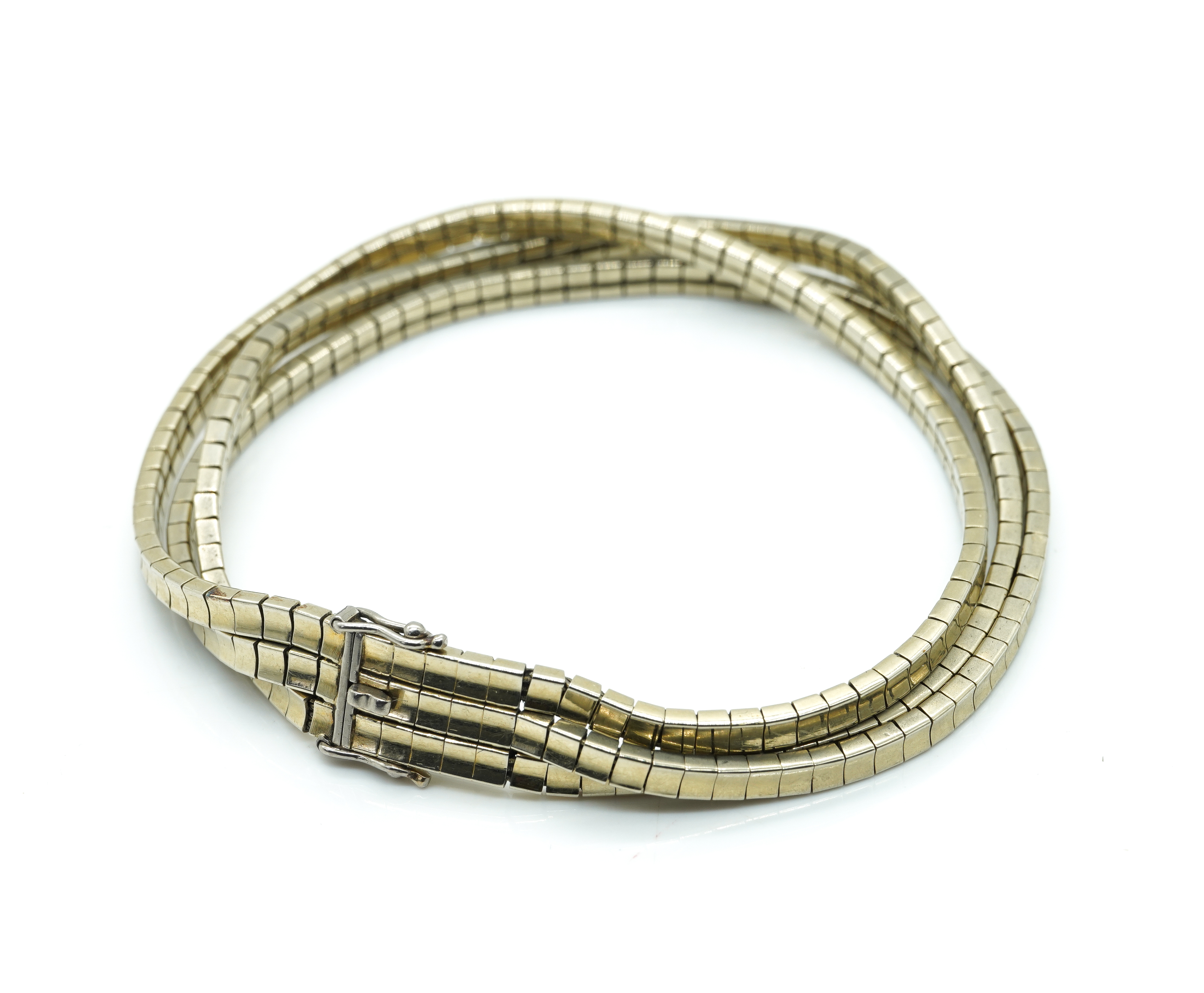 A WHITE GOLD BRACELET - Image 3 of 3