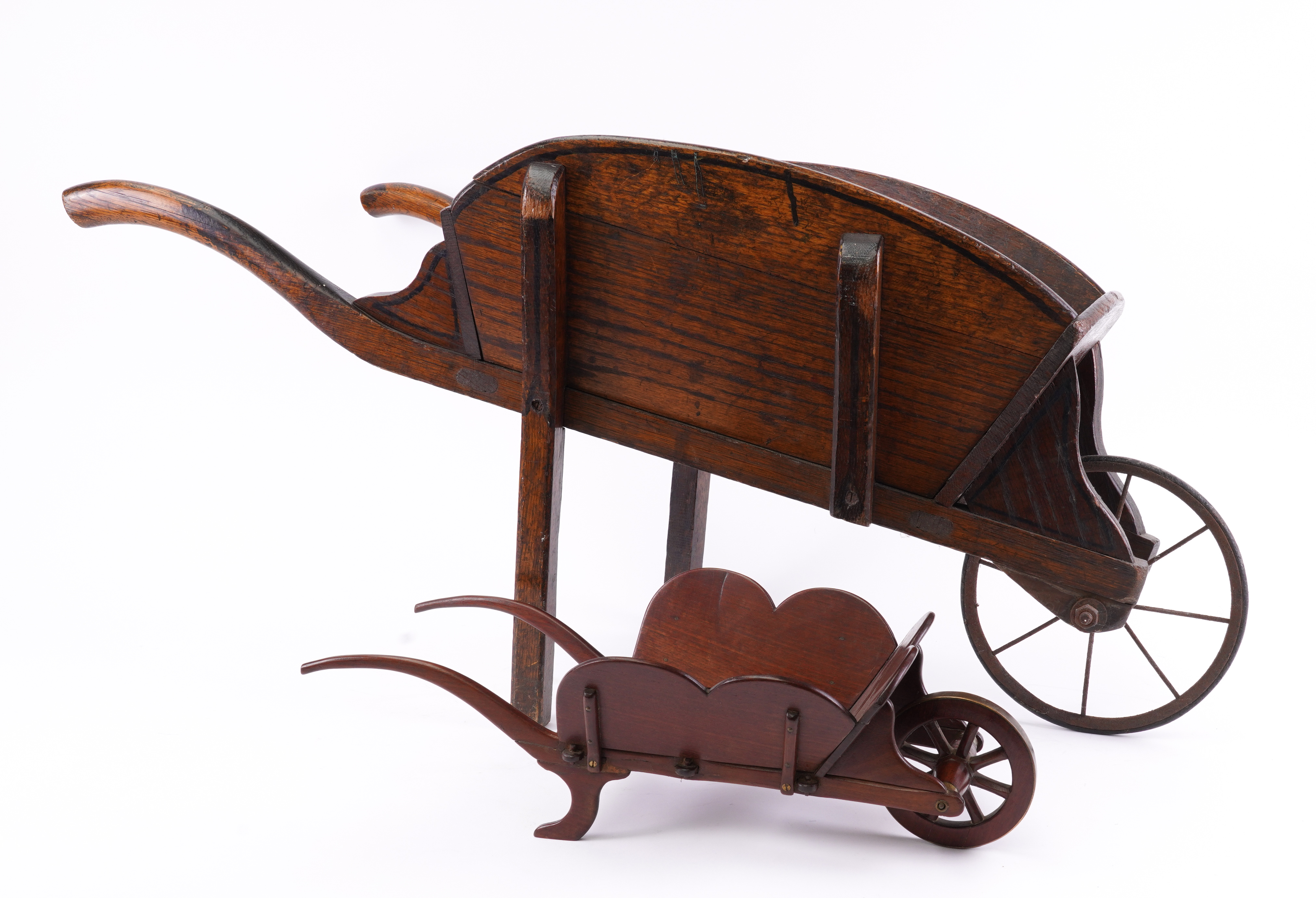 A LATE VICTORIAN MAHOGANY AND BRASS MOUNTED TABLE WHEEL BARROW AND AN ELM CHILD’S WHEEL BARROW... - Image 5 of 5