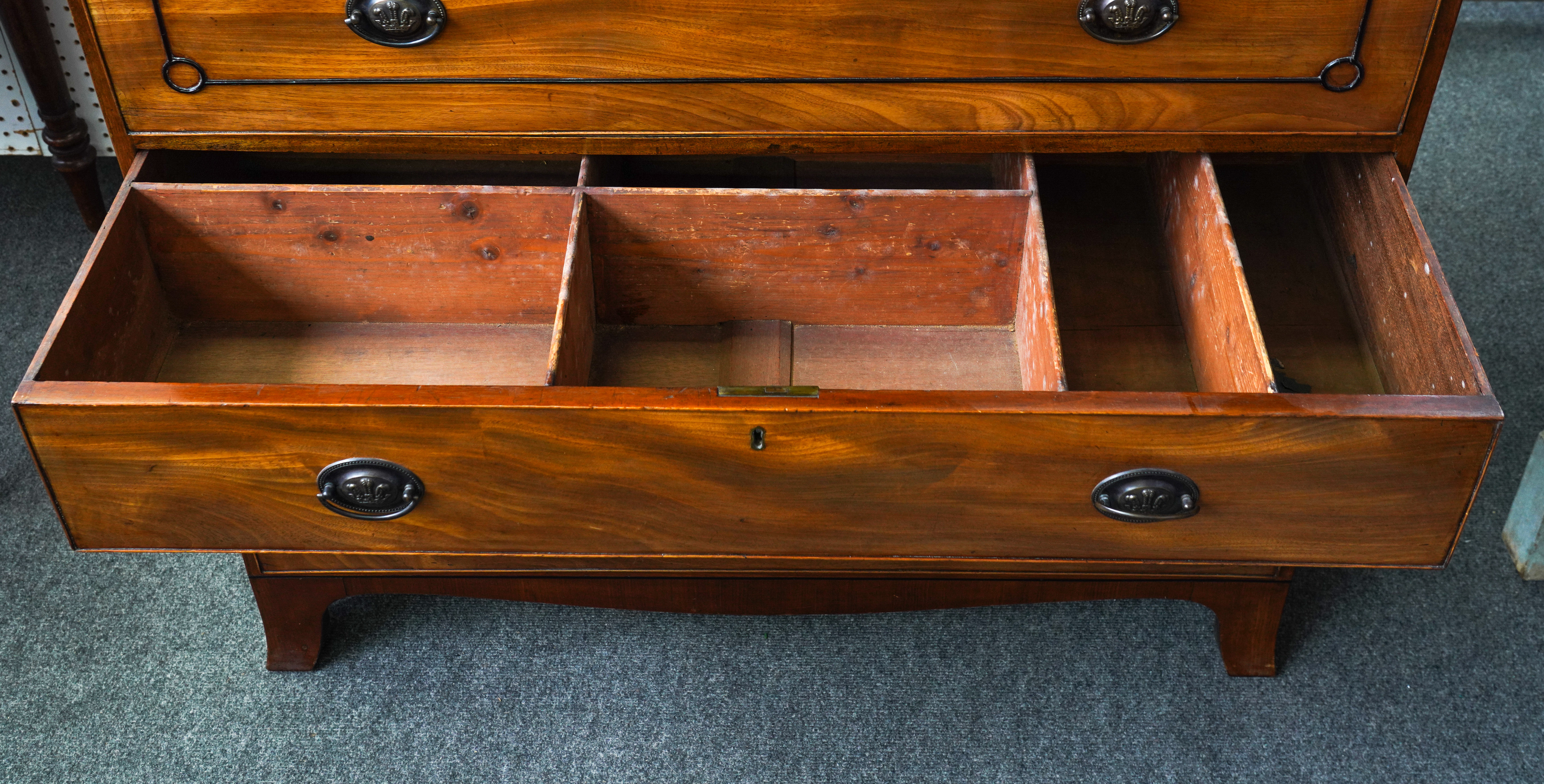 A GEORGE III MAHOGANY SECRETAIRE BOOKCASE CABINET - Image 3 of 3