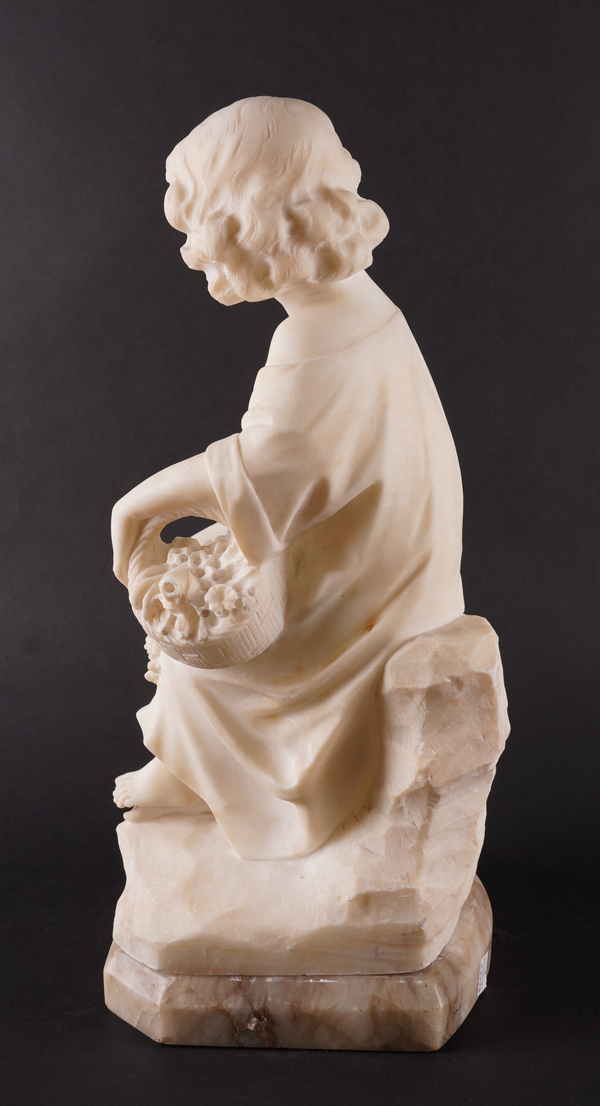 AN ITALIAN CARVED ALABASTER FIGURE OF A SEATED GIRL ON BASE - Image 2 of 5