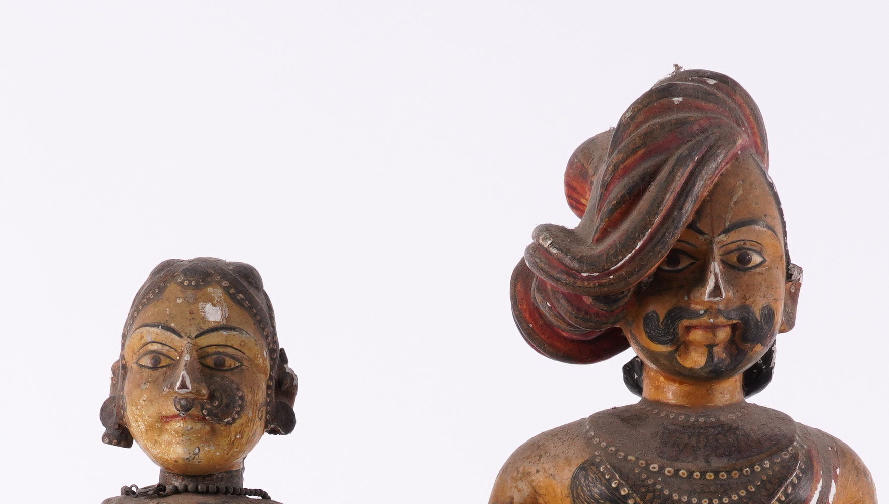 A PAIR OF INDIAN POLYCHROME DECORATED STANDING FIGURES (2) - Image 2 of 5