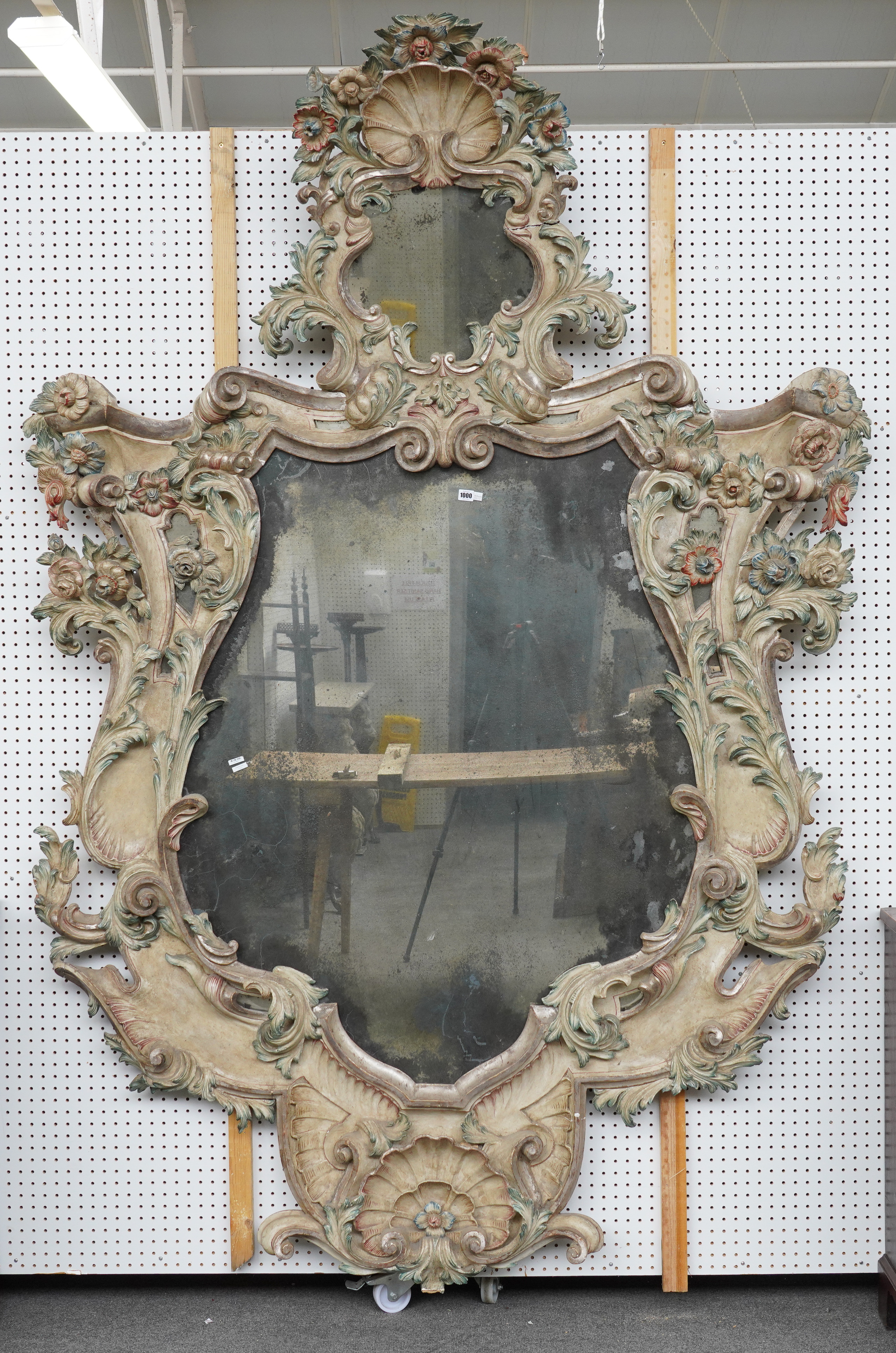 A LARGE 18TH CENTURY ITALIAN POLYCHROME PAINTED MIRROR - Image 2 of 12