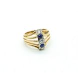 A GOLD, SAPPHIRE AND DIAMOND FIVE STONE RING