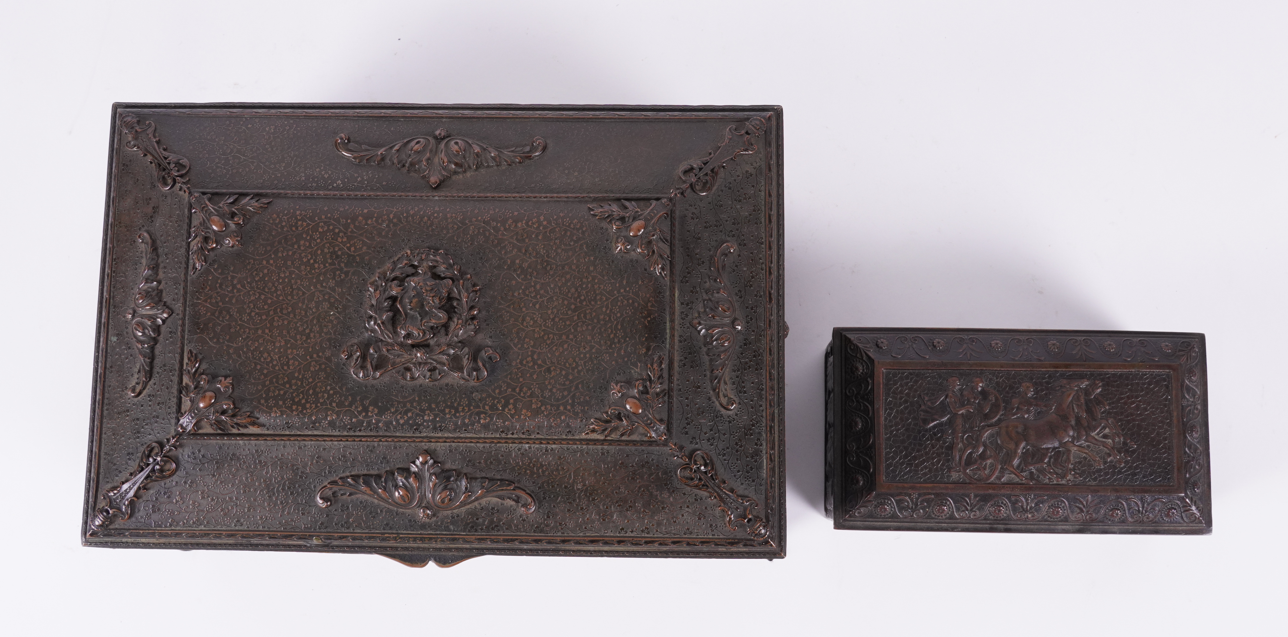 A FRENCH BRASS TABLE CASKET AND A SMALL BRONZE PATINATED BOX (6) - Image 5 of 9