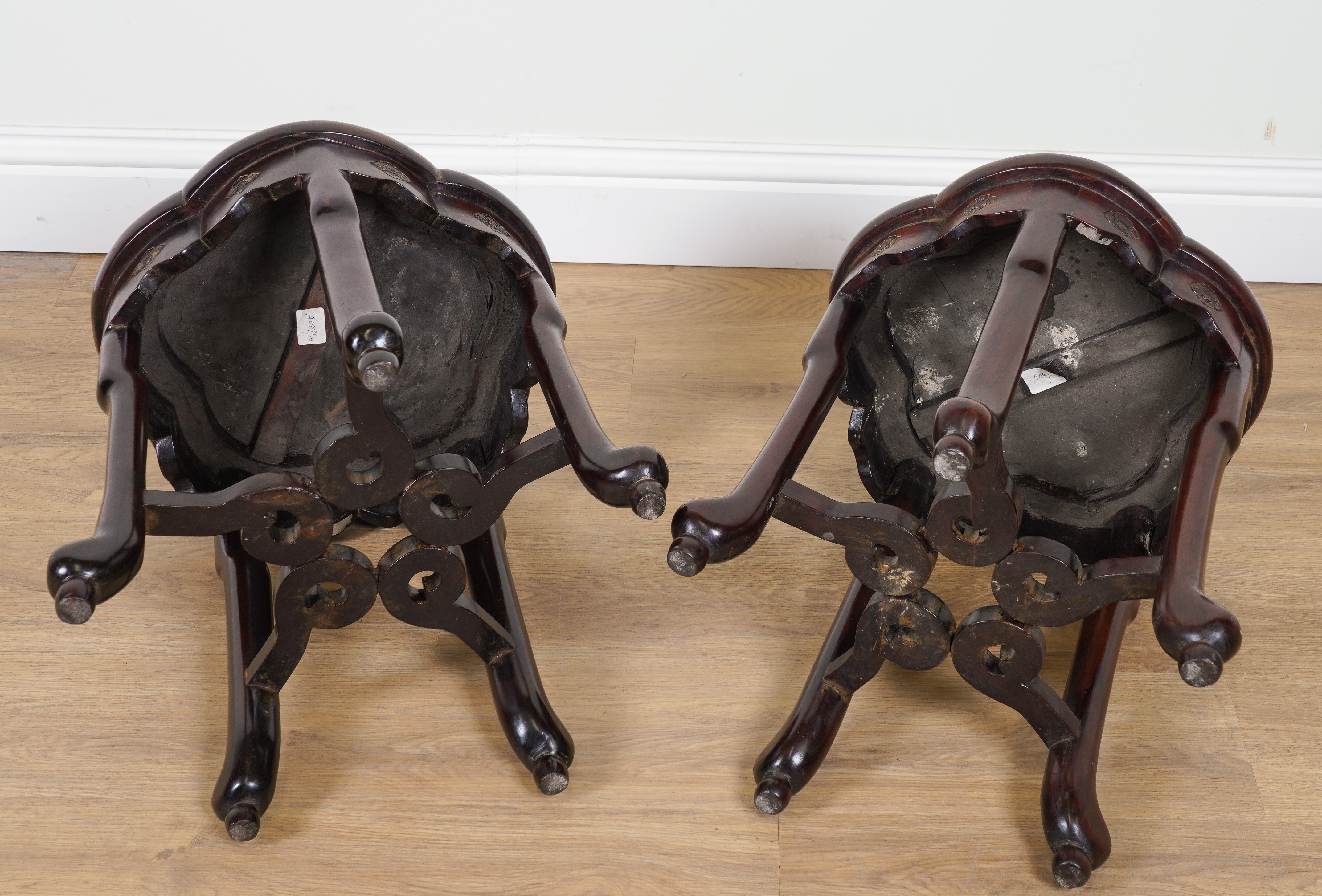 A PAIR OF CHINESE LATE 19TH CENTURY SHAPED CIRCULAR HARDWOOD JARDINIERE TABLES, EACH WITH FIVE... - Image 5 of 5