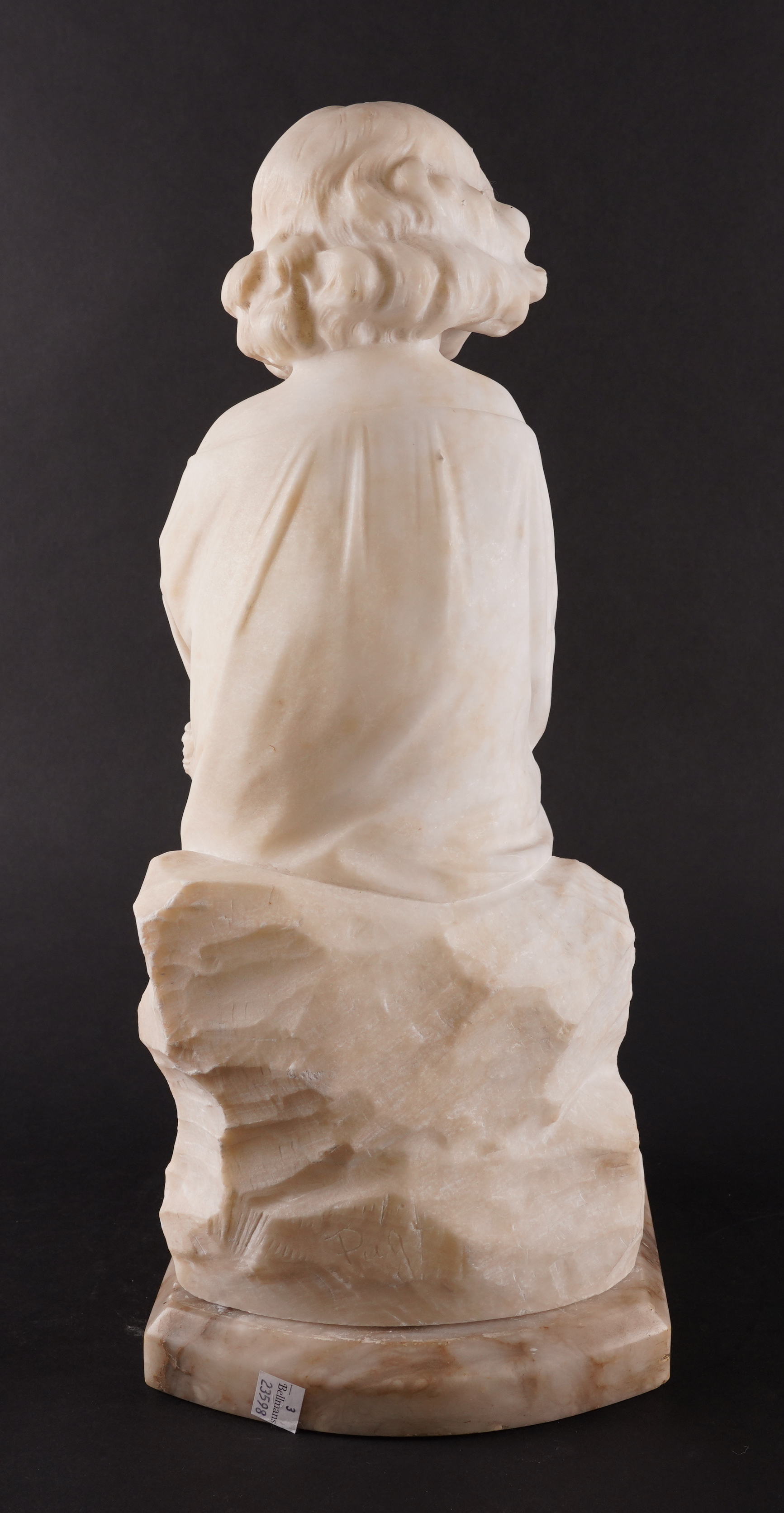 AN ITALIAN CARVED ALABASTER FIGURE OF A SEATED GIRL ON BASE - Image 3 of 5