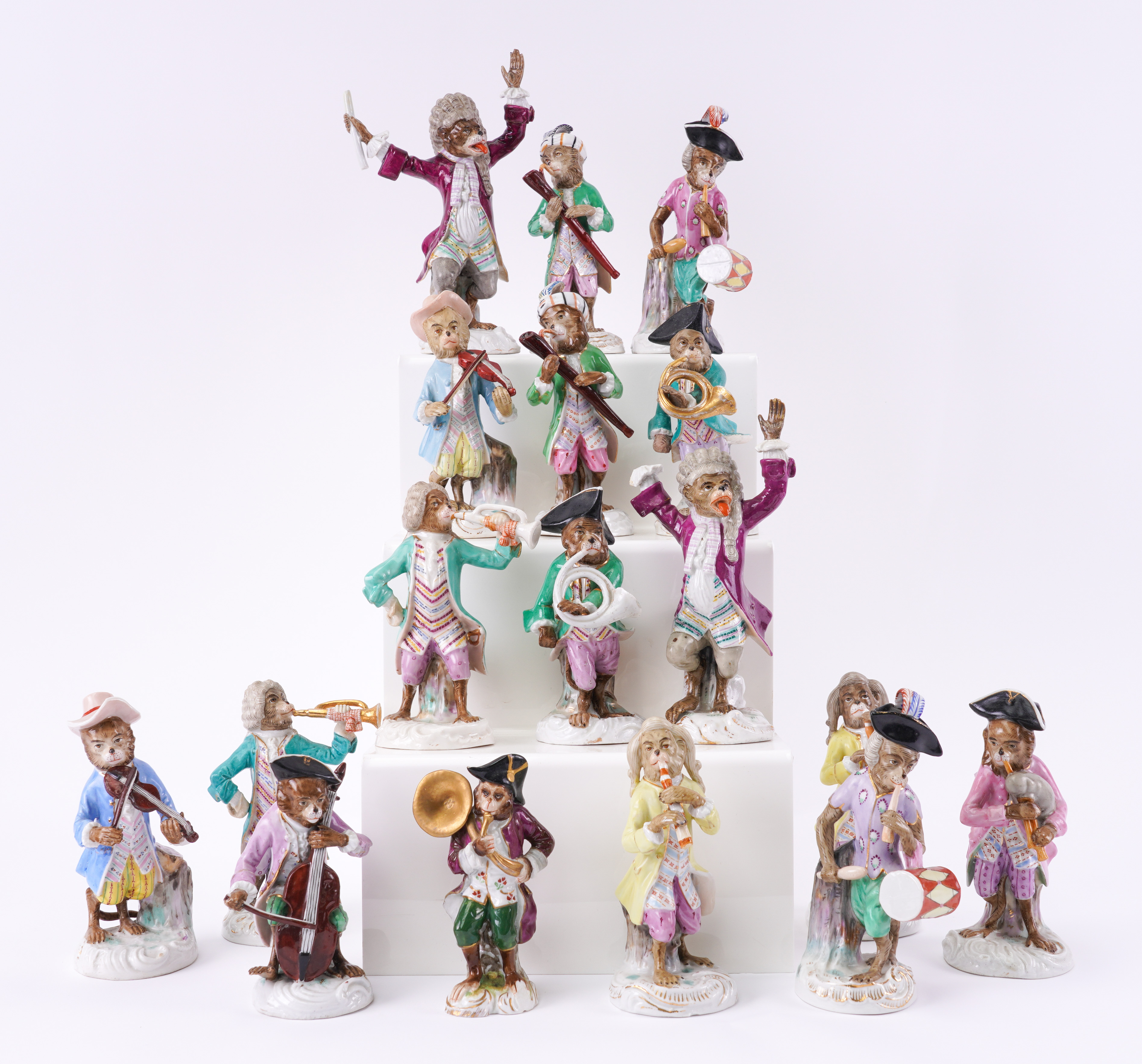 A GROUP OF SEVENTEEN GERMAN PORCELAIN MONKEY BAND FIGURES (17) - Image 2 of 2