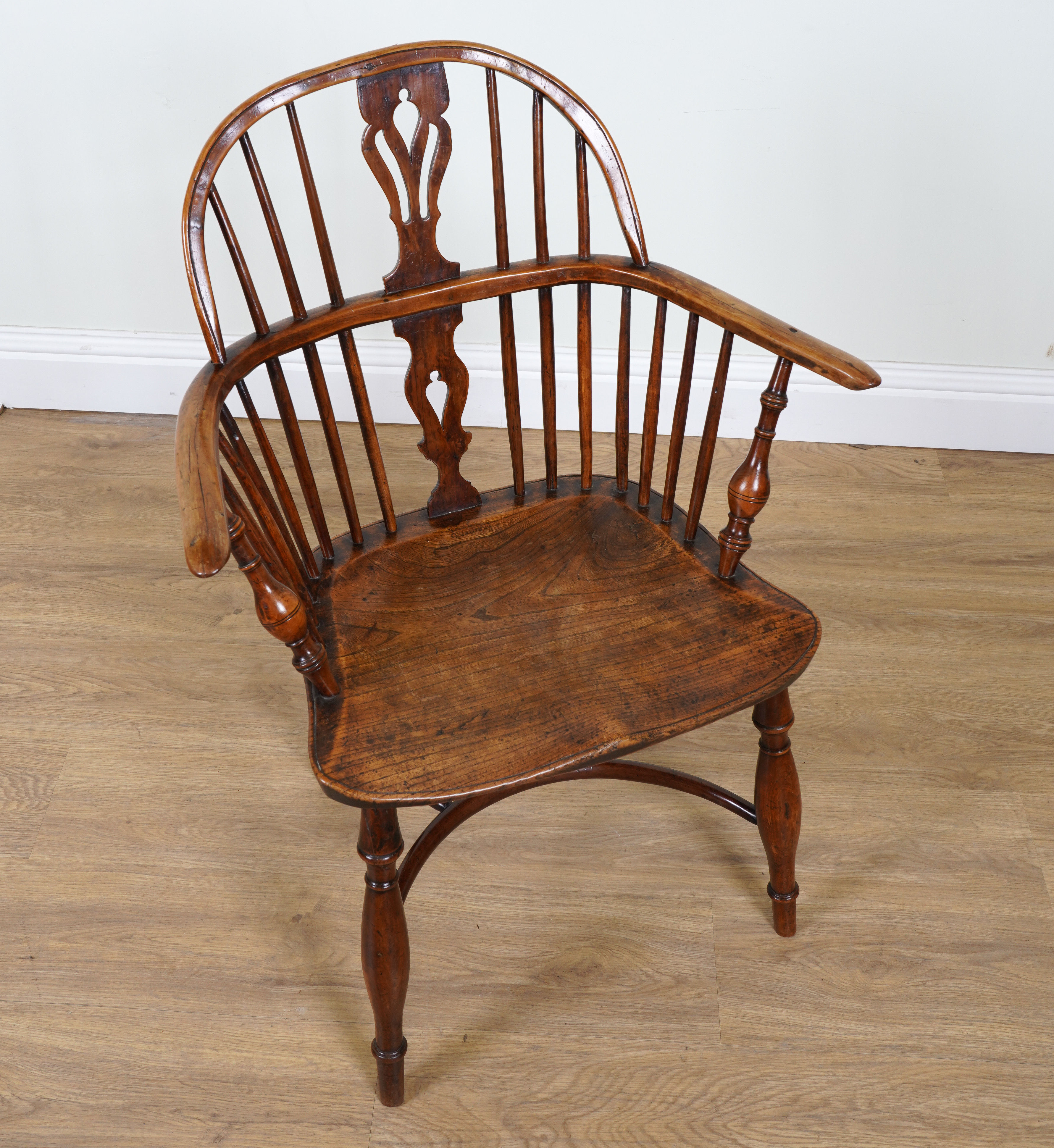 TAYLOR GRANTHAM; A 19TH CENTURY YEW AND ELM WINDSOR CHAIR - Image 6 of 10