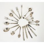 A GROUP OF SILVER AND PLATED TABLE FLATWARE (QTY)