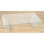 MODERN DESIGN, A SINGLE FORM RECTANGULAR GLASS COFFEE TABLE