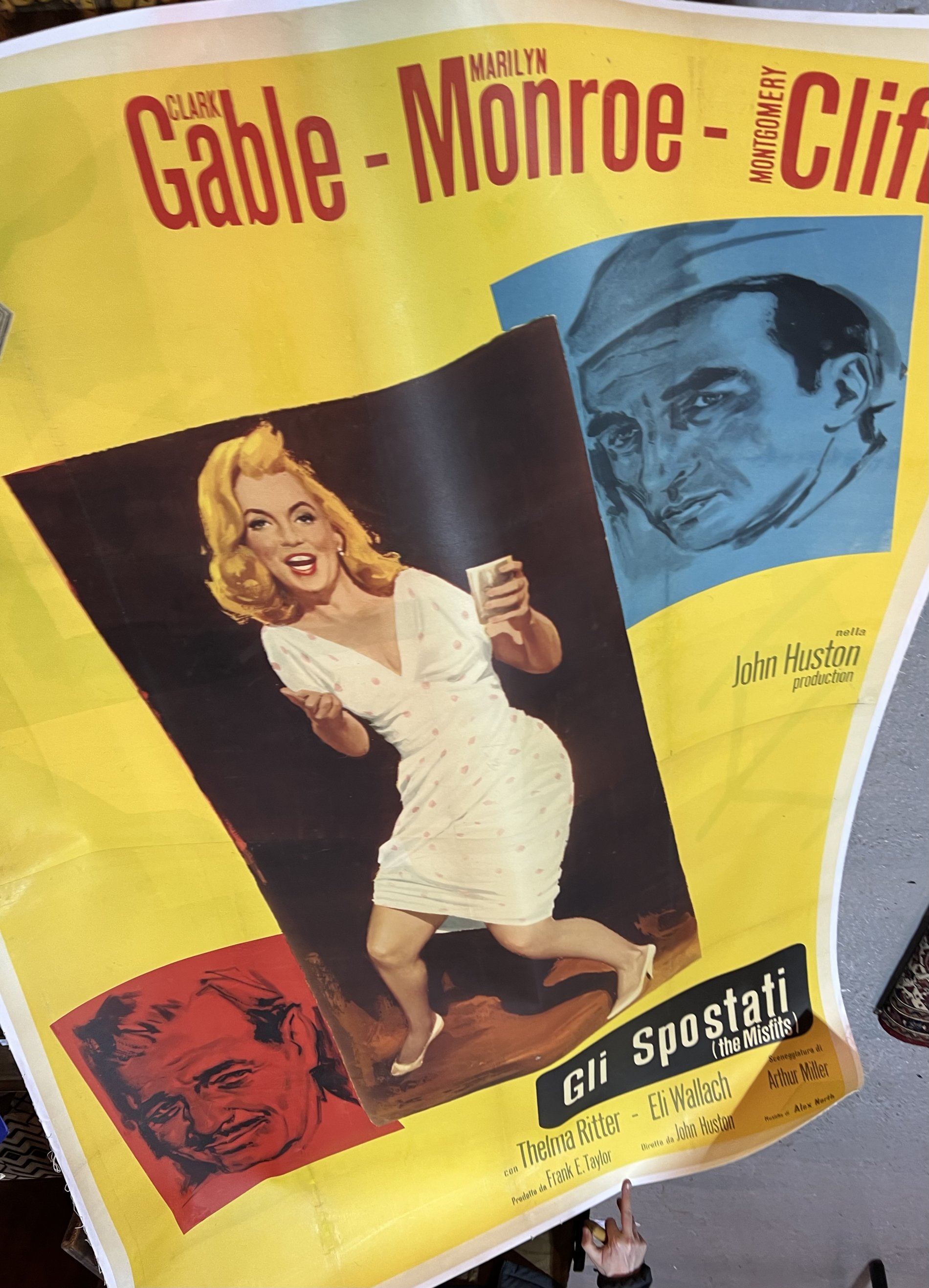 THREE LINEN BACKED FILM POSTERS INCLUDING 'THE MISFITS' STARRING MARILYN MONROE (6) - Image 6 of 7