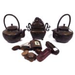 ASIAN COLLECTABLES, INCLUDING A PAIR OF BRONZE KETTLES (QTY)