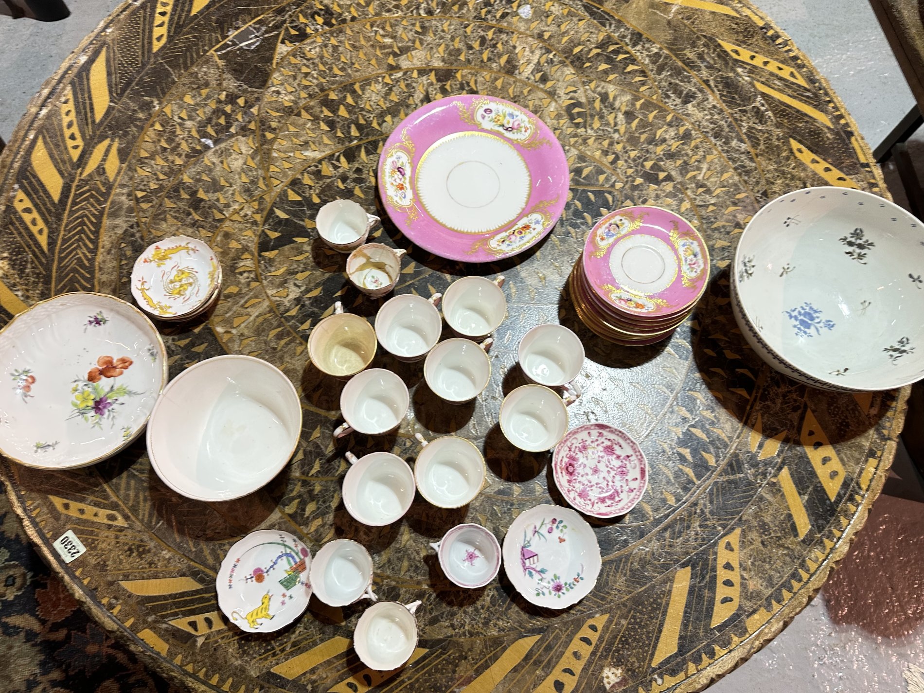 CERAMICS INCLUDING A PINK GROUND PART TEA SERVICE (QTY) - Image 3 of 7