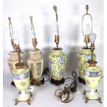 A GROUP OF SIX DECORATIVE TABLE LAMPS (6)