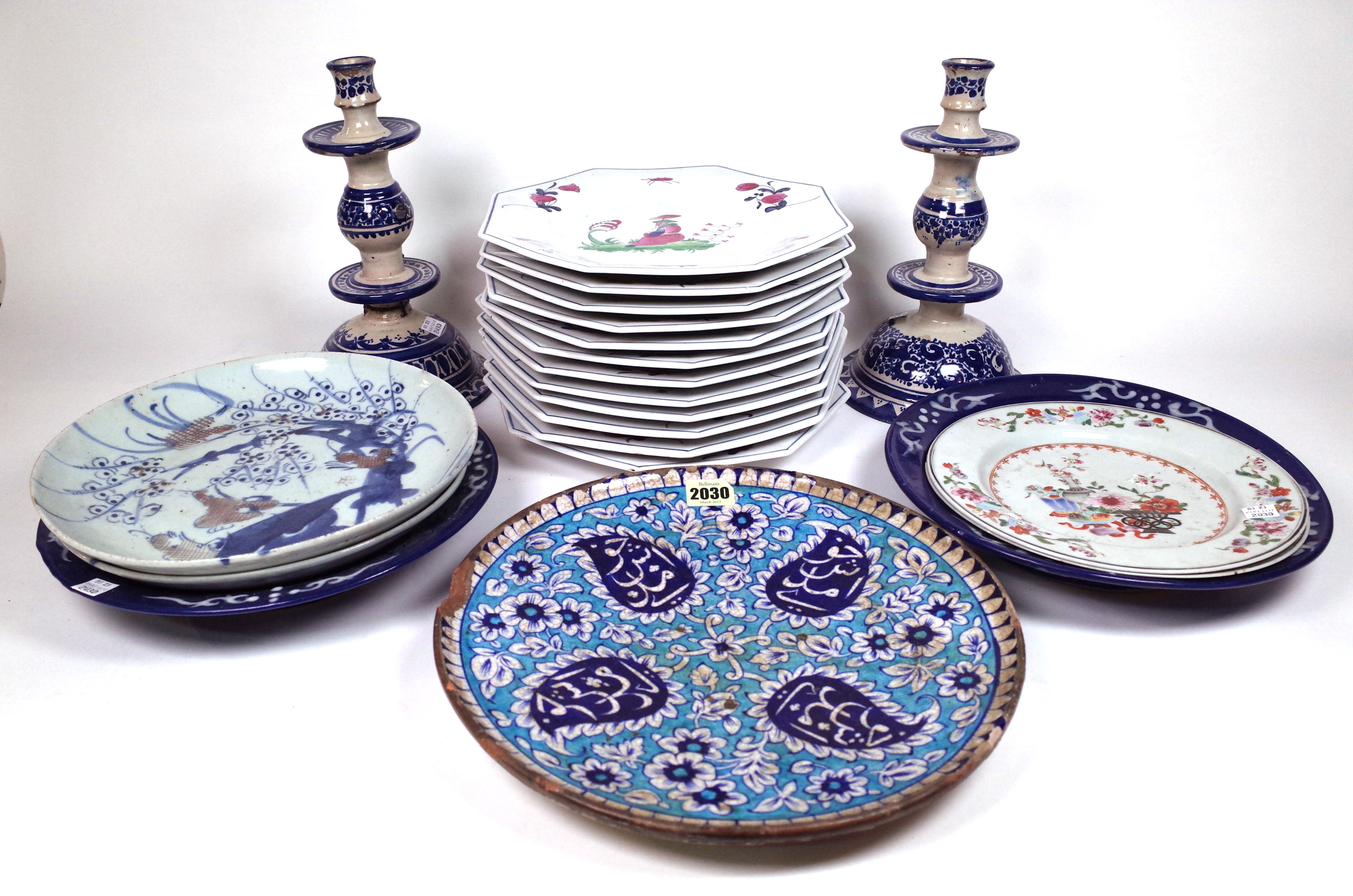 ASIAN CERAMICS INCLUDING A SET OF TWELVE OCTAGONAL PLATES (QTY)