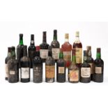 SIXTEEN BOTTLES OF MOSTLY PORT INCLUDING A BOTTLE OF DOW'S 1960 VINTAGE PORT (16)