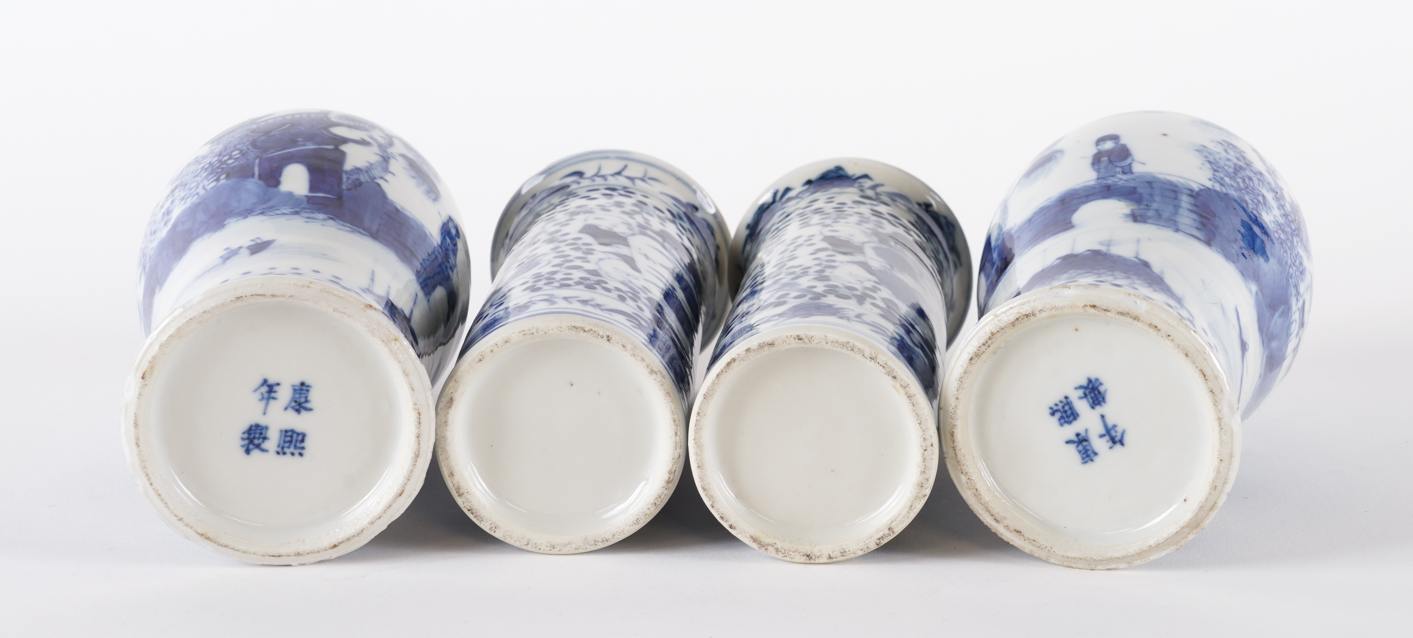 TWO SMALL PAIRS OF CHINESE BLUE AND WHITE VASES (4) - Image 5 of 5
