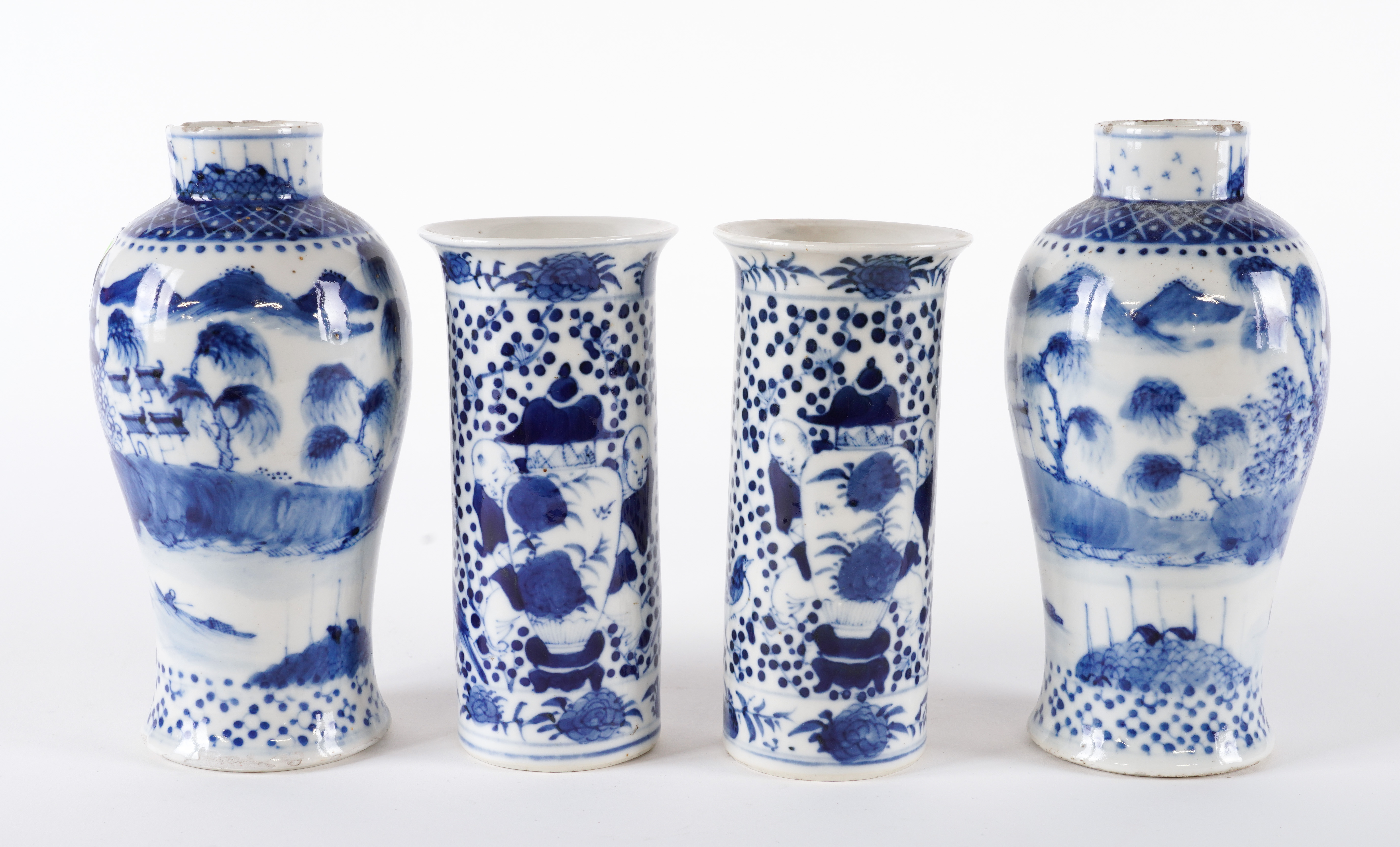 TWO SMALL PAIRS OF CHINESE BLUE AND WHITE VASES (4) - Image 2 of 5