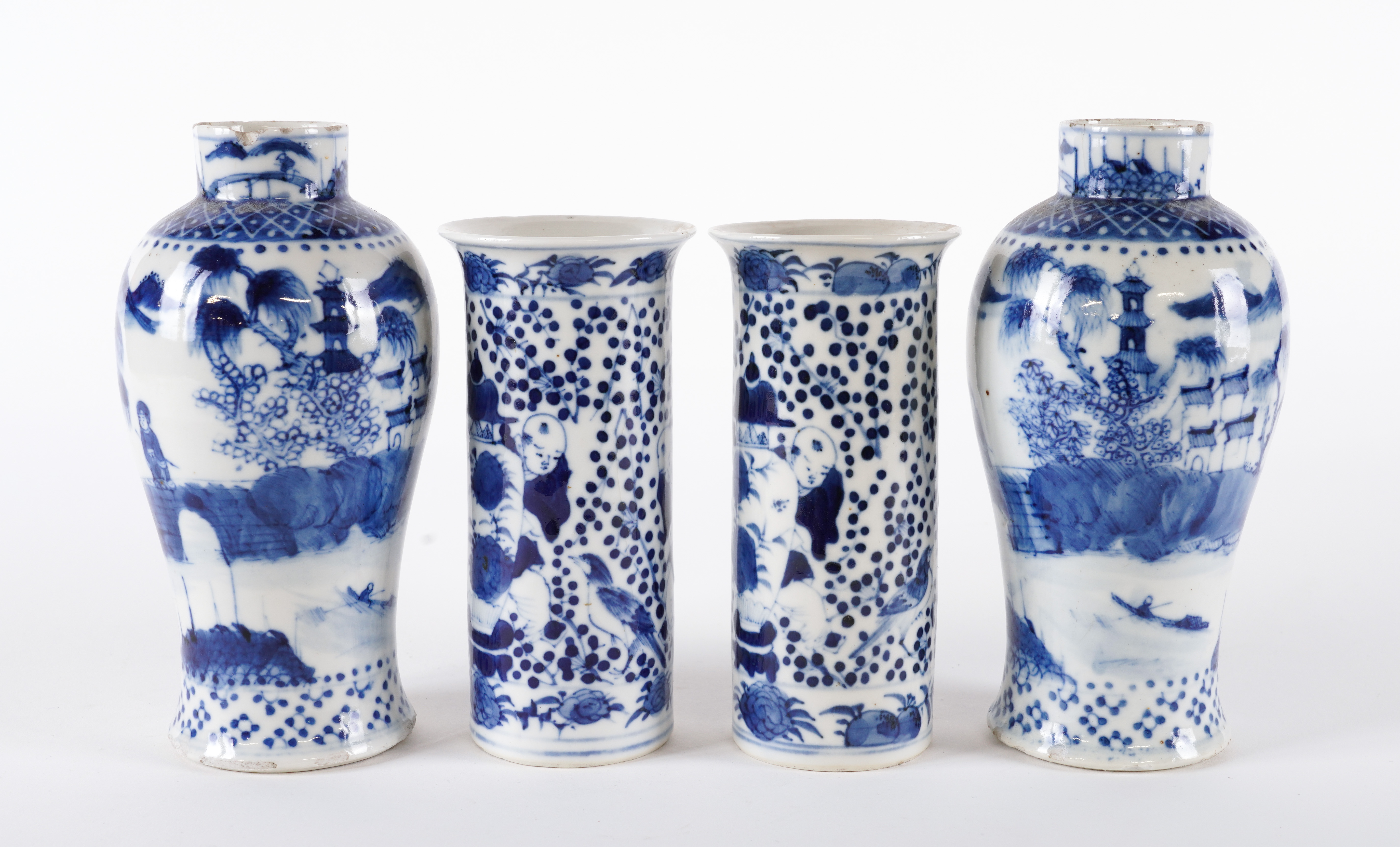 TWO SMALL PAIRS OF CHINESE BLUE AND WHITE VASES (4)