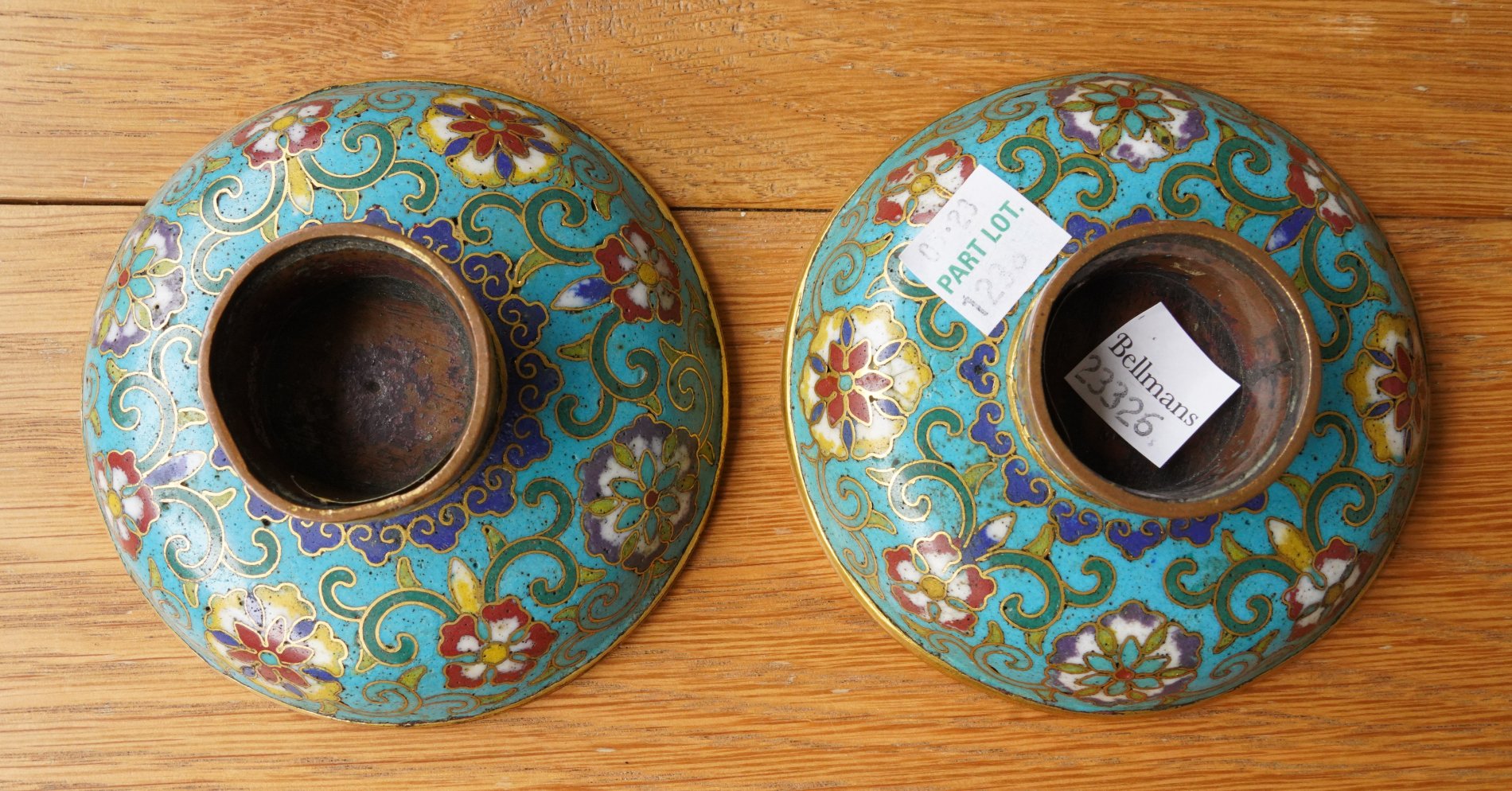 A PAIR OF CHINESE SMALL GILT-BRONZE AND CLOISONNE ENAMEL STEM DISHES (2) - Image 2 of 6