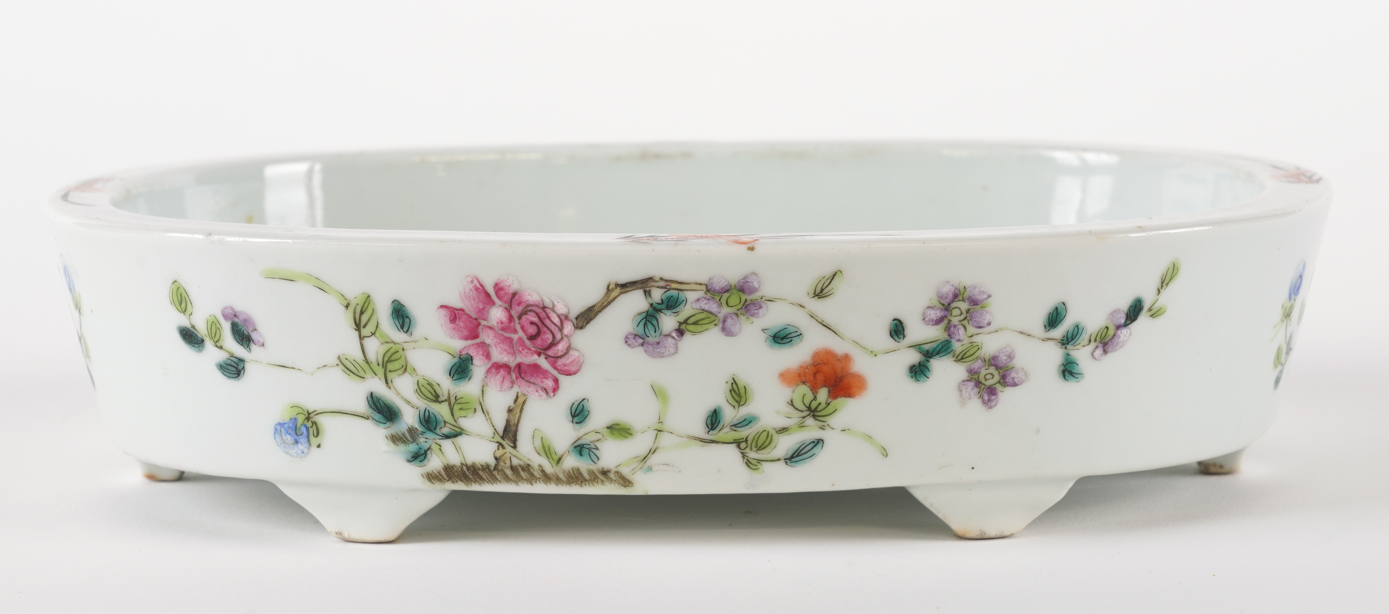 A CHINESE FAMILLE-ROSE PLANTER - Image 4 of 4