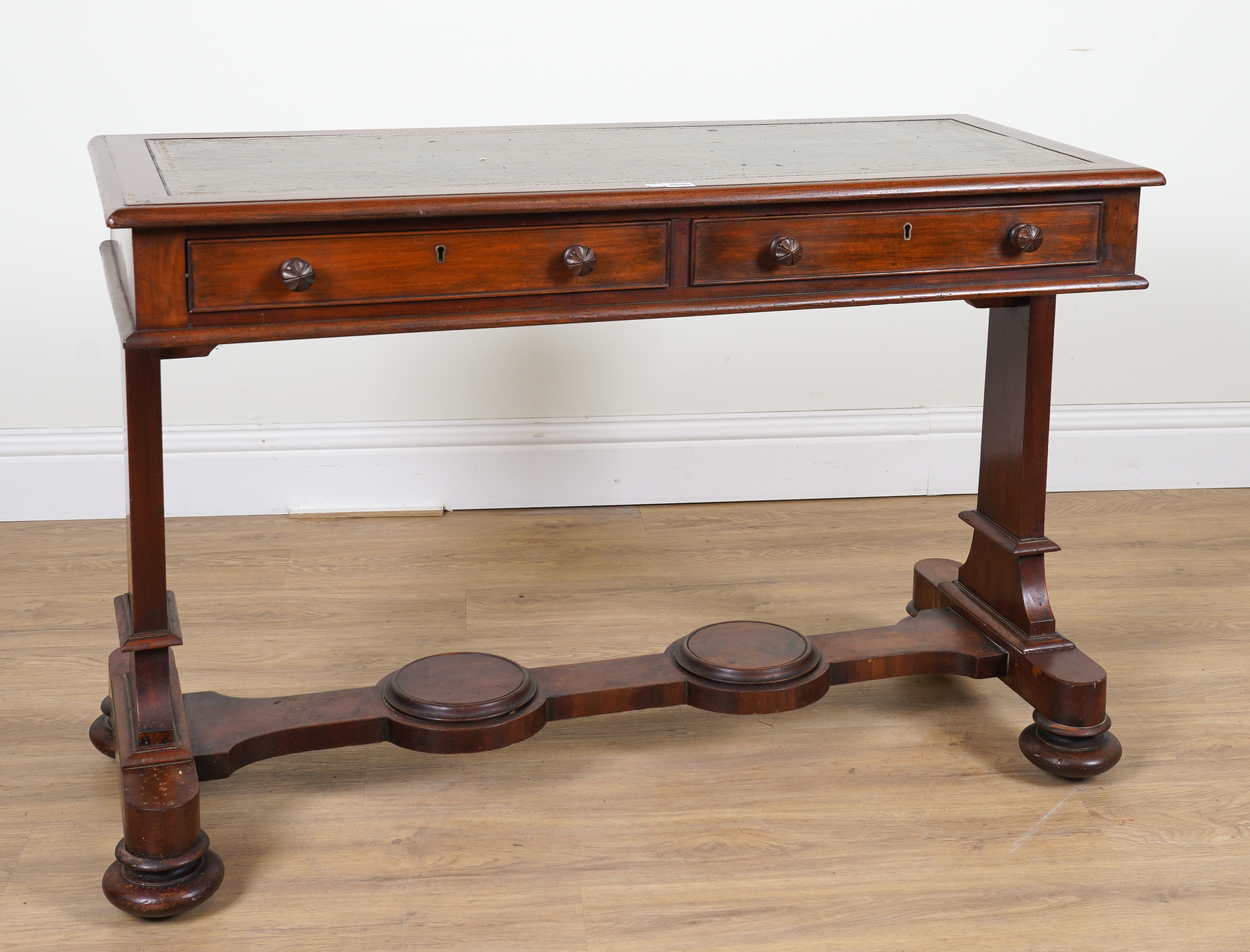 A MID 19TH CENTURY MAHOGANY TWO DRAWER CENTRE TABLE