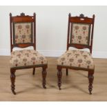 A PAIR OF CONTINENTAL WALNUT ART NOUVEAU SIDE CHAIRS (2)