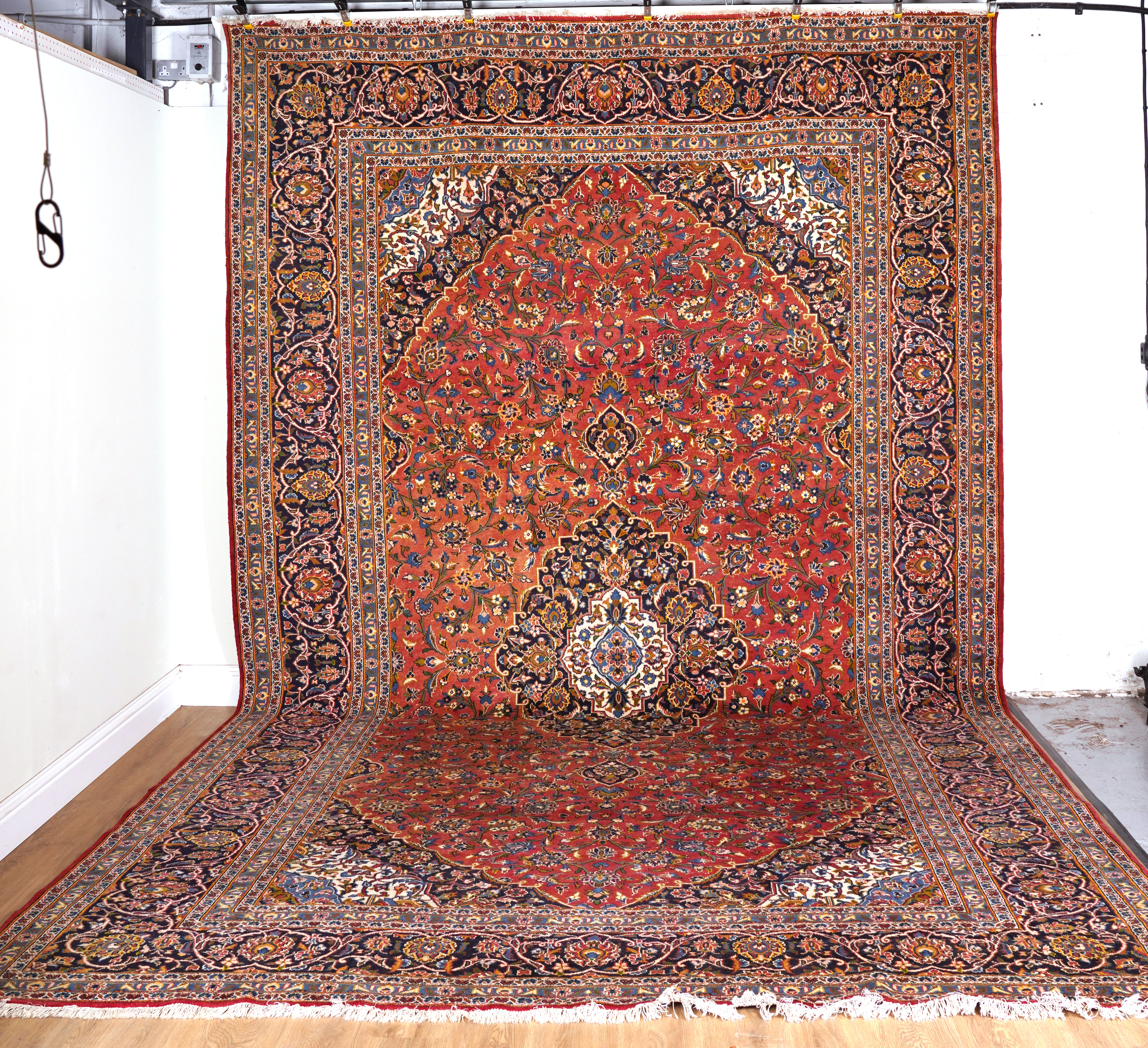 A KASHAN CARPET, PERSIAN - Image 2 of 2