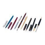 A GROUP OF PENS INCLUDING A JAPANESE PILOT CAPLESS FOUNTAIN PEN WITH 14K NIB (8)