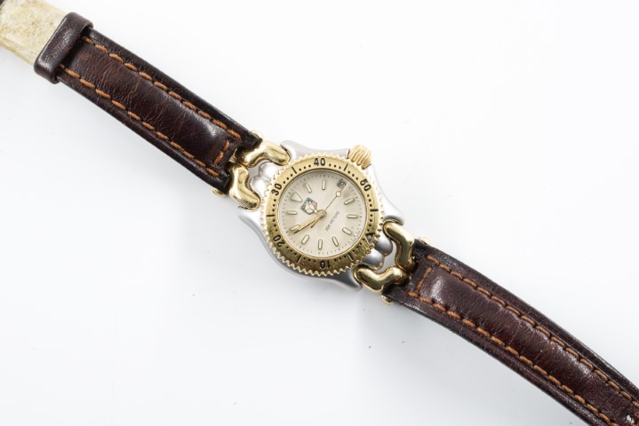 A TAG HEUER LADY'S WRISTWATCH - Image 6 of 6