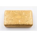 A 19TH CENTURY ORNATE GOLD SNUFF BOX