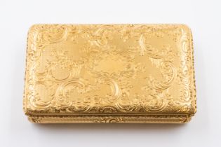 A 19TH CENTURY ORNATE GOLD SNUFF BOX