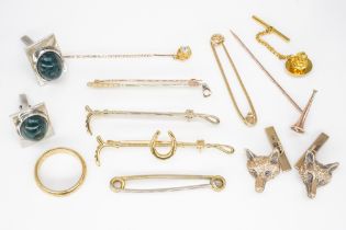 TWO STICK PINS AND NINE FURTHER ITEMS OF JEWELLERY (11)