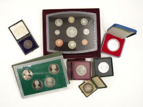 A GROUP OF BRITISH AND FOREIGN COINS (QTY)