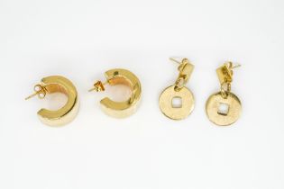 TWO PAIRS OF GOLD EARRINGS (2)