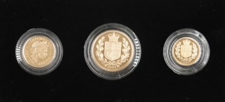 A ROYAL MINT 2002 THREE COIN SOVEREIGN PROOF SET