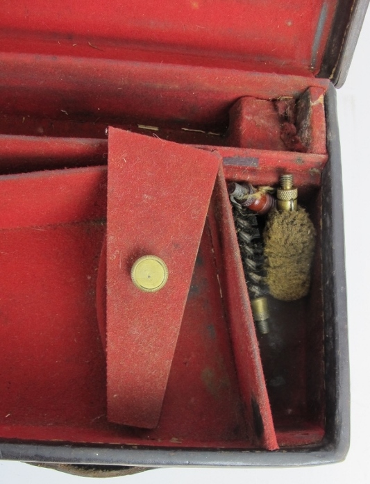 An antique leather shotgun case by James Macnaughton & Sons, Edinburgh. Red felt lining, brass - Image 5 of 6