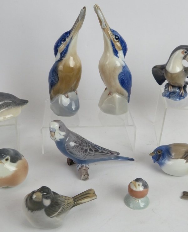 Ten Royal Copenhagen porcelain figures of birds including kingfishers, grebe, penguin, robins and - Image 3 of 6