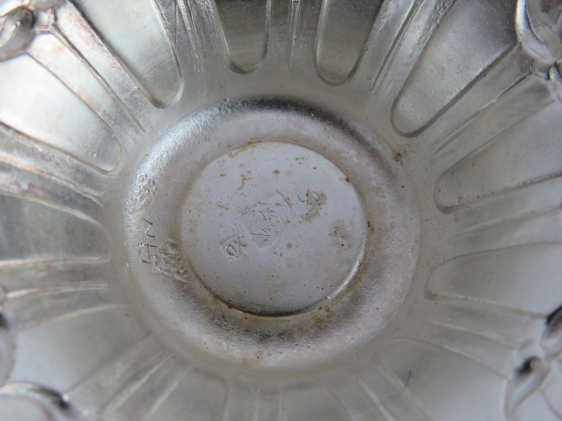 An early 20th century WMF silver plated two handled bowl with Cranberry glass liner and mistletoe - Image 5 of 5