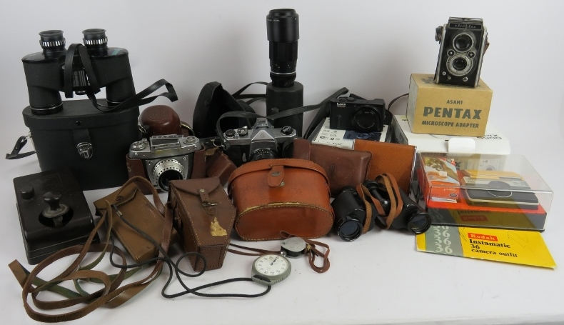 A mixed lot of photographic and other equipment including a Pentax Spotmatic SP 35mm camera, Lumix