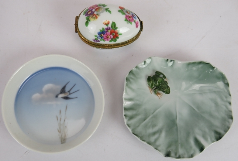 A set of 3 19th century Spode vases with hand decorated panels. Two bowls, two Royal Copenhagen - Image 4 of 6