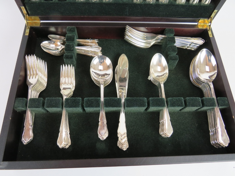 An 8 setting canteen of silver plated cutlery in Dubarry pattern by Butler of Sheffield. Compete. - Image 3 of 3