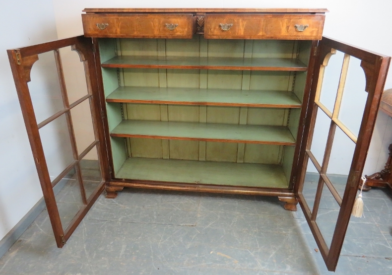 A good quality Georgian Revival low glazed bookcase, with crossbanded inlay and shell carved - Image 3 of 4