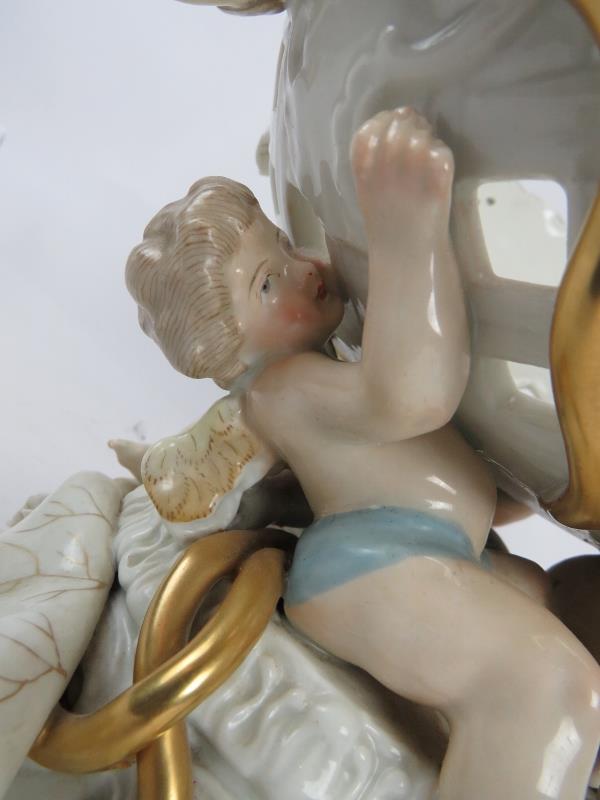 A late 19th/early 20th century German porcelain centrepiece. Decorated with cherubs and lilies, - Image 5 of 5