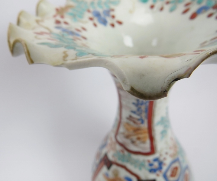 A group of Japanese ceramics. Comprising a blue and white dish, 32cm diameter, an Imari fluted dish, - Image 9 of 11