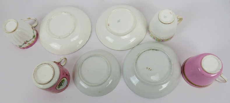 A collection of porcelain cups and saucers, 18th/19th century. (12 items). Condition report: - Image 2 of 6