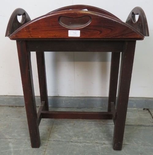 A vintage Georgian style mahogany butler’s tray on stand. H61cm W54cm D36cm (approx). Condition
