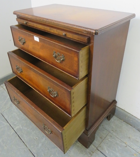 A reproduction mahogany bachelor’s chest, crossbanded and strung with satinwood and ebony, with - Image 3 of 4