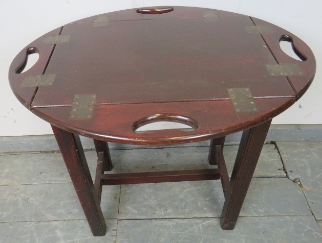 A vintage Georgian style mahogany butler’s tray on stand. H61cm W54cm D36cm (approx). Condition - Image 3 of 4